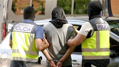 نجل فنانة مغربية يضرب عشيقته حتى الموت