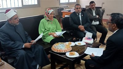 رئيس جامعة الأزهر يزور كلية العلوم الإسلامية للوافدين لتفقد الأنشطة العلمية
