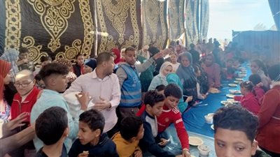 احتفالًا بزيارة السيسي.. حياة كريمة تقيم احتفالية وأكبر مائدة إطعام لأهالي قرية الحصص بالدقهلية| صور