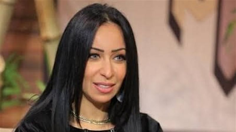 الإعلامية سالي عاطف