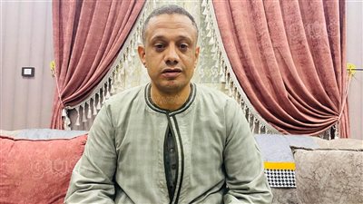 مقاول منياوي يعيد 300 ألف جنيه أرسلت إلى حسابه البنكي بالخطأ |فيديو