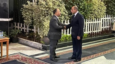 نقيب المحامين ووزير الطيران المدني في عزاء والدة زوجة محمد معيط | صور 