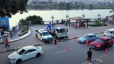 تحرير 611 مخالفة التحدث في الهاتف المحمول أثناء القيادة 