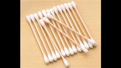 أوقفوا هذه العادة المؤذية.. باحث يحذر من استخدام أعواد القطن في تنظيف الأذن