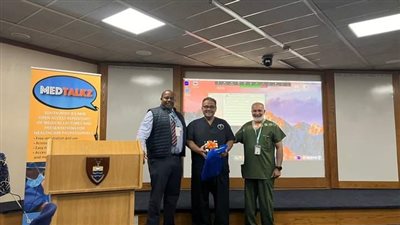 تكريم نائب رئيس جامعة عين شمس بجامعة Witwatersrand University بجنوب أفريقيا