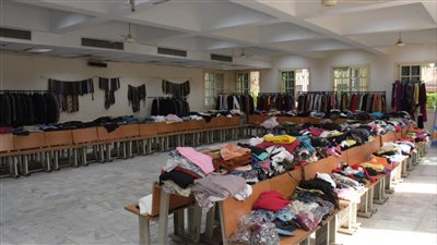 جامعة القاهرة تنظم معرضا للملابس الطلابية بأسعار رمزية