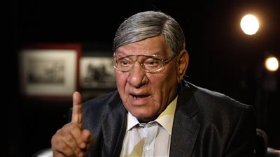 ألم شديد واصفرار الجلد.. أعراض عانى منها مفيد فوزي قبل وفاته بسبب انسداد القنوات المرارية