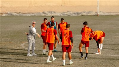 محمد أبو جبل يشارك بمران البنك الأهلي استعدادا للمصري، صور