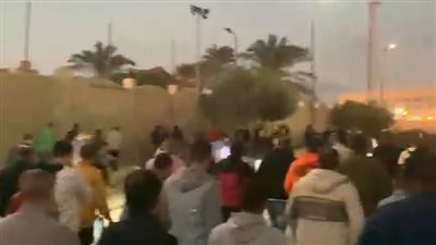 أهالى ابو قير بالاسكندرية يشيعون جثمان شاب قتل على يد تاجر سمك بسبب بوست فى الإسكندرية