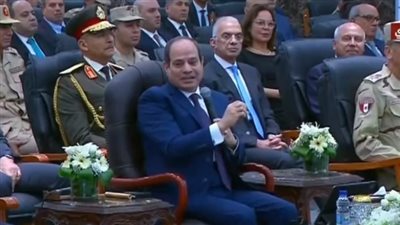 السيسي لـ المصريين: انتوا مالكوا خايفين كده ليه احنا بنعمل حاجة حلوة قوي والله