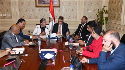 وزيرة البيئة: دعم المصانع لتوفيق أوضاعها ورخص أنشطة سياحية بالمحميات الطبيعية
