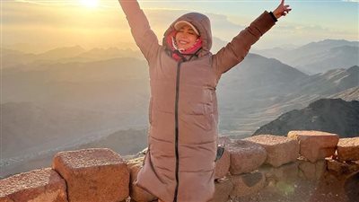 نسرين طافش من فوق جبل موسى في أحدث ظهور|صور