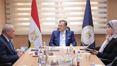 وزير الآثار يناقش تنفيذ مشروعات تنموية بالمقاصد السياحية بصعيد مصر