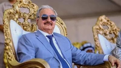 حفتر يتمسك بالترشح لرئاسة ليبيا ويرفض أي قاعدة دستورية تمنع العسكريين