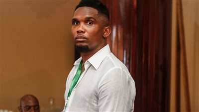 تفاصيل اعتداء صامويل إيتو على يوتيوبر جزائري في قطر