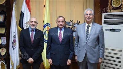 رئيس جامعة بني سويف يستقبل عميد كلية الطب البشري الجديد