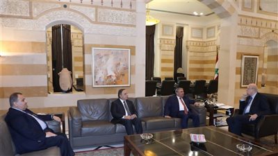 ميقاتي يناقش مع السنافي إمكانية إعادة إعمار لبنان والدول العربية