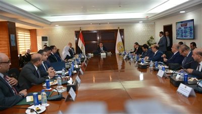 وزير التنمية المحلية: استحداث الترخيص بالإخطار لأول مرة في قانون المحال العامة 