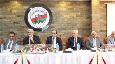 رئيس هيئة النيابة الإدارية يعقد اجتماعا مع الأعضاء لتطوير منظومة العمل 