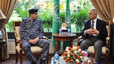 وفد من القوات البحرية بمملكة البحرين يزور الأكاديمية العربية