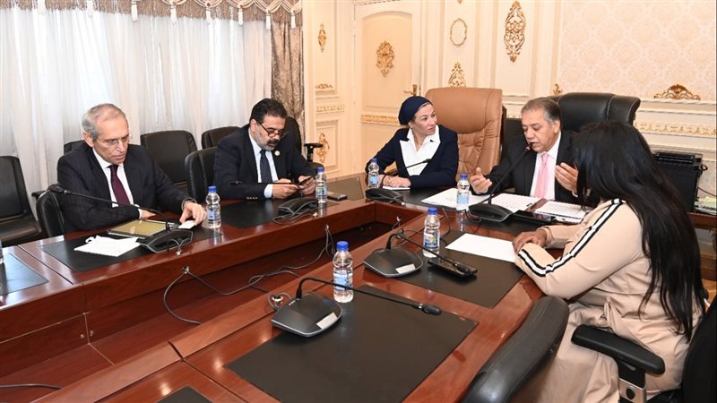 اجتماع لجنة الشئون