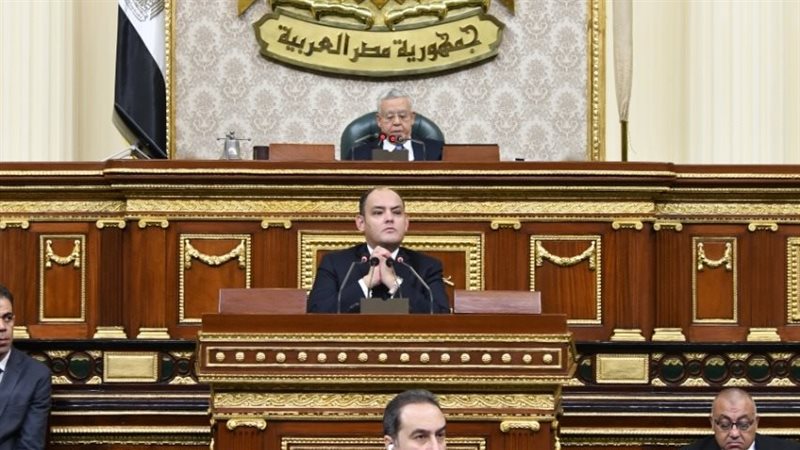 وزير الصناعة أمام