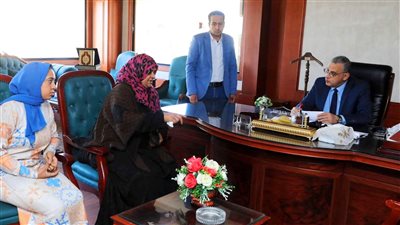 محافظ سوهاج يستقبل 160 مواطنًا خلال اللقاء الجماهيري لبحث مطالبهم وحل شكواهم