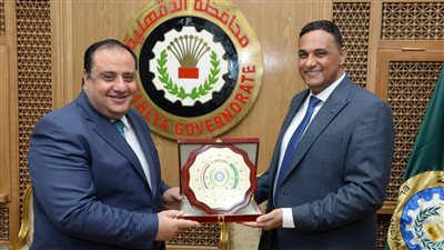 محافظ الدقهلية يستقبل رئيس محكمة جنوب المنصورة الابتدائية في زيارته الأولى للمحافظة