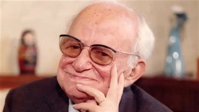 ابنة الأديب يحيى حقي: آسفة يا صاحب القنديل، سكت الكلام وسيتم هدم مقبرتك 