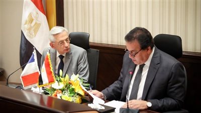 وزير الصحة: بحث دعم المستشفيات بالأجهزة والمستلزمات الطبية من فرنسا