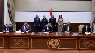 رئيس الوزراء يشهد توقيع 7 مذكرات تفاهم بشأن مشروعات الهيدروجين الأخضر 