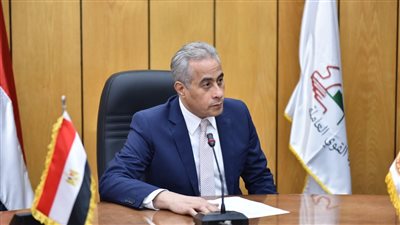 وزير القوى العاملة يُشكل لجنة لمتابعة قيام المنشآت بتعيين نسبة الـ5% 