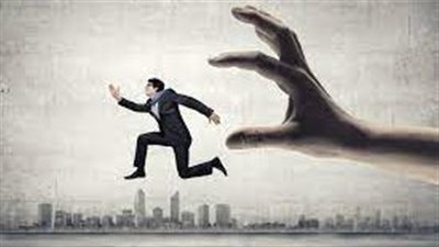 تفسير حلم الهروب في المنام وعلاقته بالصعوبات المادية والمشاكل الأسرية 