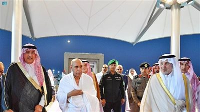 الرئيس الموريتاني يصل إلى السعودية صور