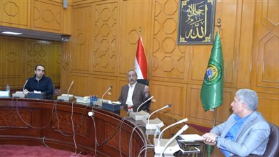 محافظ الإسماعيلية: افتتاح عدد من مشروعات مياه الشرب والصرف الصحي قريبا