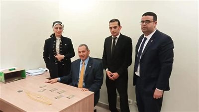 ضبط 6 سبائك ذهبية و500 علبة زيوت بحوزة راكبين بمطار القاهرة 