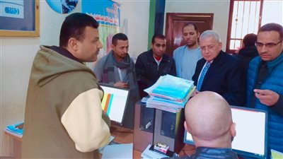 رئيس شركة مياه القليوبية يتفقد مراكز خدمة العملاء لمتابعة سير العمل