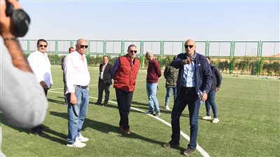 الخطيب يتفقد المنشآت الجديدة بفرع «زايد» وبطولة الأهلي للإسكواش