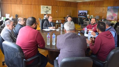 رئيس جامعة حلوان يوجه المقاولين بسرعة الانتهاء من الأعمال الجارية