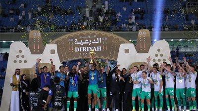 نيوكاسل يتوج بكأس الدرعية بخماسية نظيفة أمام الهلال السعودي