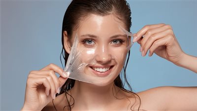 وفري في الميزانية، واصنعي بنفسك مقشرات لجسمك 