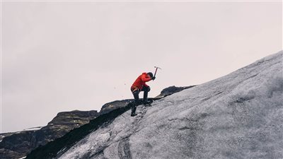 تفسير حلم تسلق الجبل في المنام وعلاقته بتفريج الكروب وتقلد منصب كبير 