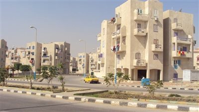 الإسكان: تكثيف معدلات أعمال تطوير وتوسعة الطرق بالمنيا الجديدة