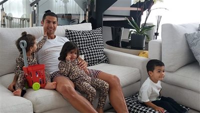 قطع من الجنة على الأرض.. أسعار وأماكن منازل مشاهير كرة القدم 