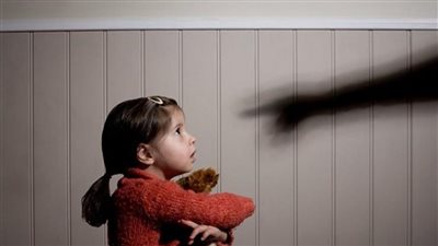 نصائح مهمة لإعادة تأهيل الطفل الذي تعرض للعنف في الحضانة