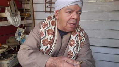 الخطأ فيها يقودك للسجن.. صناعة الأختام حرفة الأجداد تتوارثها عائلة الجندي بالمنيا (صور)