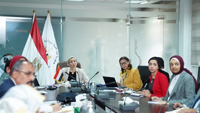 اجتماع وزيرة البيئة،