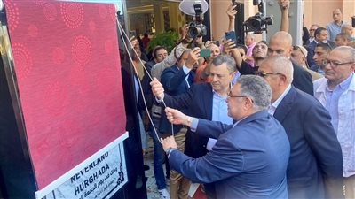 وزير السياحة ومحافظ البحر الأحمر يفتتحان أكبر مدينة ألعاب مائية ترفيهية