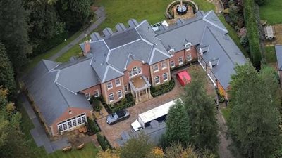 قصور مشاهير كرة القدم تبهر الجميع.. دروجبا يتصدر القائمة بقصر فخم بقيمة 21 مليون دولار.. وكريستيانو يمتلك منزلا بـ 8 ملايين