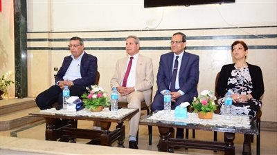 جامعة سوهاج تشارك بندوة الكنيسة الإنجيلية عن مكافحة الشائعات (صور)